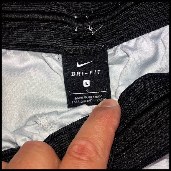 Nike DriFit ⛹🏻‍♂️🧗🏻🚣🏼🤹🏻🤺LRG Mens Shorts White Drawstring Two Pockets - Picture 10 of 16